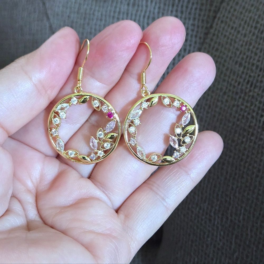 La Meno "Secret🤫 Garden💐" Earrings - Picture 14 of 16